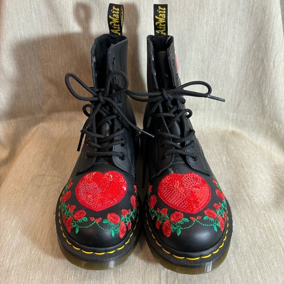 DR MARTENS Sz 8 Pascal Heart Sequin Embroidered Roses Leather Ankle Boots - Picture 4 of 10